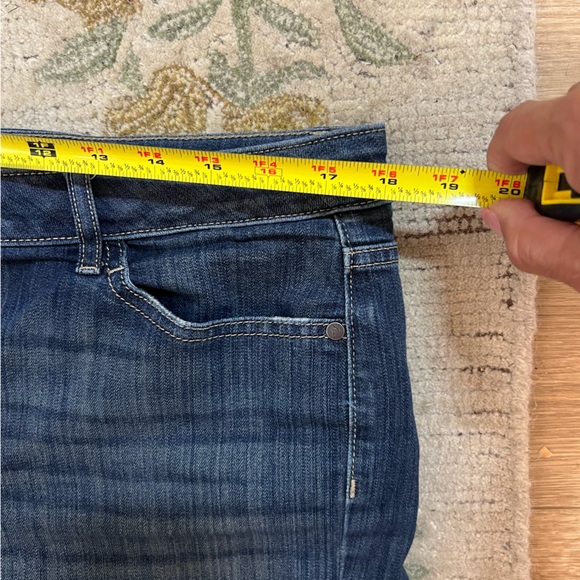 Simply Vera Wang denim short, size 12 - Picture 3 of 5